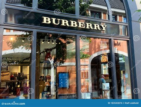 burberry fashion company.